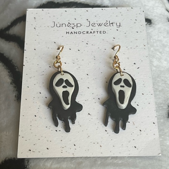 Jewelry - Scream Ghost Face Earrings